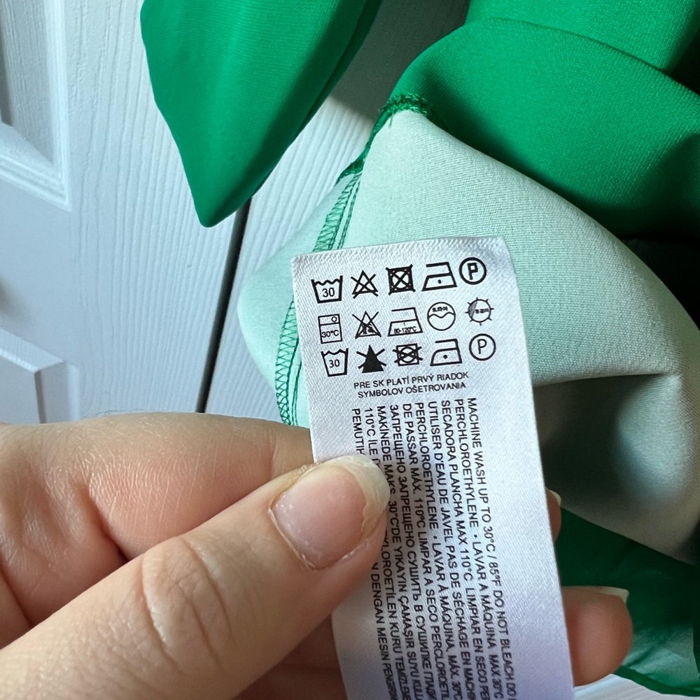 NWOT Bright green long sleeve dress - Picture 8 of 13
